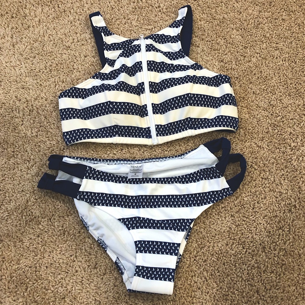 NWOT Venus Swimsuit